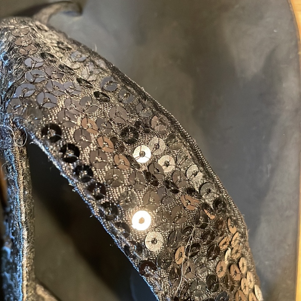 Blue Fin Black Sequin Flip Flops - Picture 2 of 4